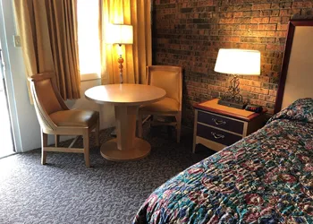 Dunes Inn hotel thumbnail 3