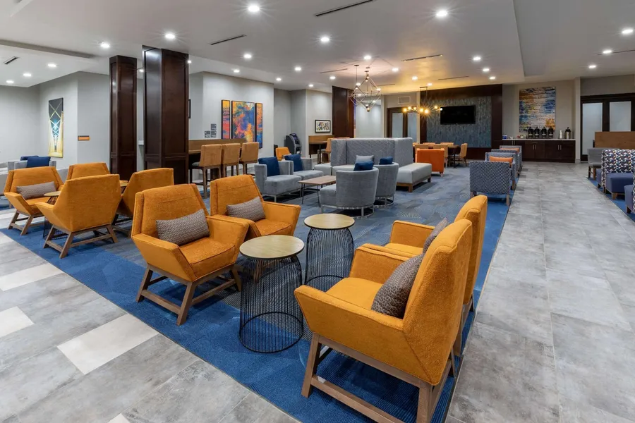 La Quinta Inn & Suites by Wyndham Dallas - Frisco Stadium hotel detail image 2