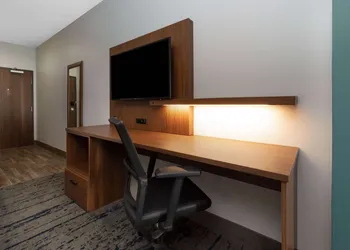 La Quinta Inn & Suites by Wyndham Dallas - Frisco Stadium hotel thumbnail 8