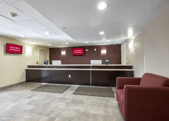 Red Roof Inn PLUS+ Tuscaloosa - University hotel thumbnail 4