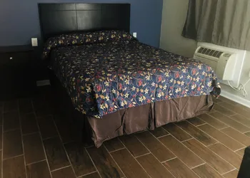 Economy Inn hotel thumbnail 3