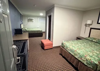 Economy Inn hotel thumbnail 6