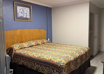 Economy Inn hotel thumbnail 7