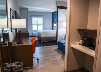 Comfort Suites Gainesville near University hotel thumbnail 7