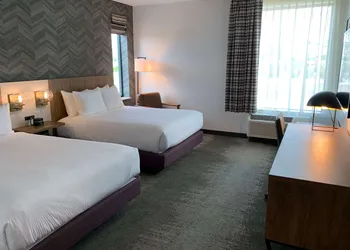 La Quinta Inn & Suites Santa Rosa Sonoma hotel thumbnail 5