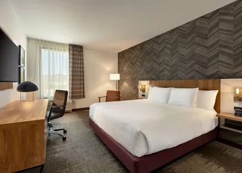 La Quinta Inn & Suites Santa Rosa Sonoma hotel thumbnail 6