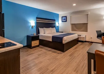 SureStay Plus Hotel by Best Western Humble hotel thumbnail 8