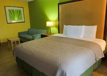 RW Hotel hotel thumbnail 2