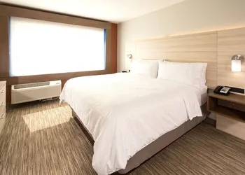 Holiday Inn Express & Suites Michigan City by IHG hotel thumbnail 5