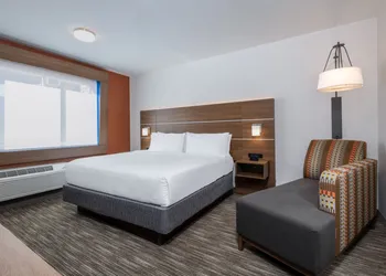 Holiday Inn Express & Suites Colorado Springs South I-25 by IHG hotel thumbnail 7