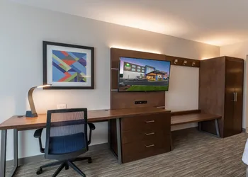 Holiday Inn Express & Suites Greenville - Taylors by IHG hotel thumbnail 7