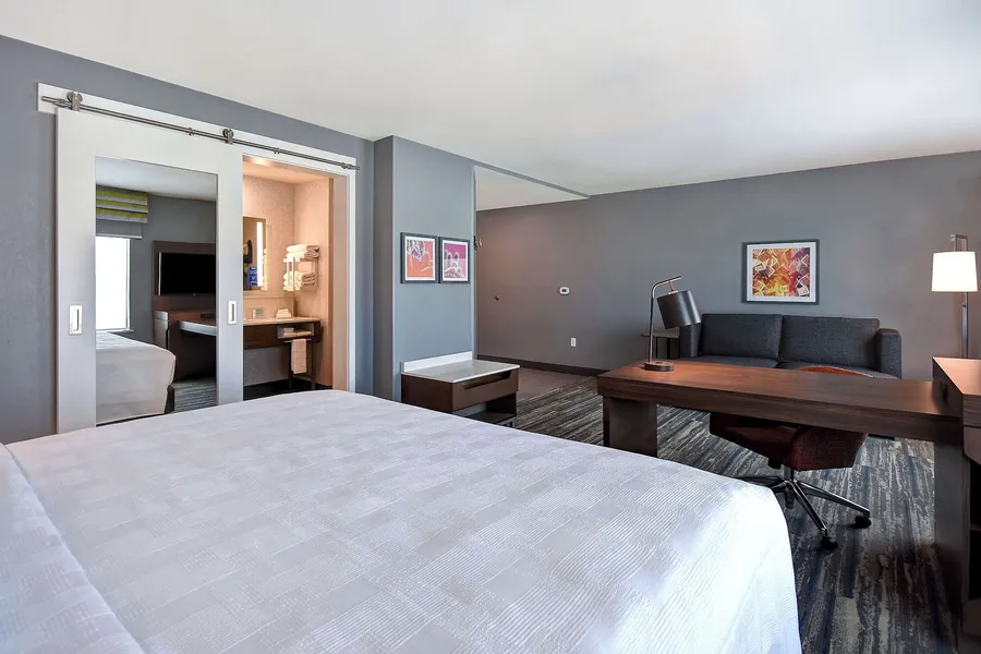 Hampton Inn & Suites Las Vegas Convention Center - No Resort Fee hotel detail image 2
