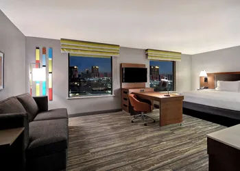 Hampton Inn & Suites Las Vegas Convention Center - No Resort Fee hotel thumbnail 6