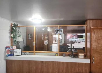First Inn By OYO Quinter Hwy 70 hotel thumbnail 4