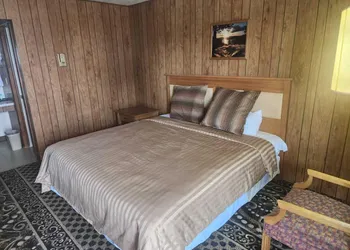 First Inn By OYO Quinter Hwy 70 hotel thumbnail 8
