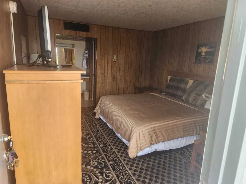 First Inn By OYO Quinter Hwy 70 hotel detail image 6