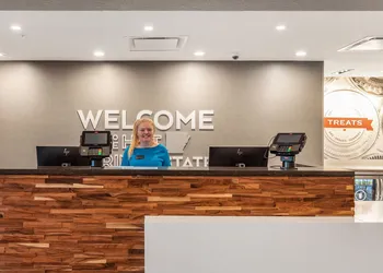 Hampton Inn Batesville hotel thumbnail 2