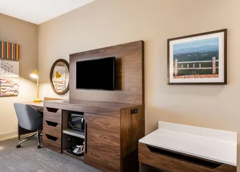 Hampton Inn Batesville hotel thumbnail 5