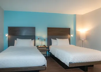 Tru by Hilton Lake City hotel thumbnail 8