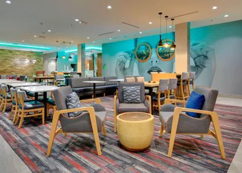 La Quinta Inn & Suites by Wyndham Lakeway hotel thumbnail 3