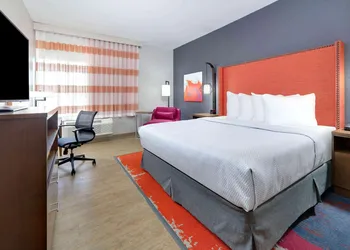 La Quinta Inn & Suites by Wyndham Lakeway hotel thumbnail 5