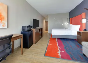 La Quinta Inn & Suites by Wyndham Lakeway hotel thumbnail 6