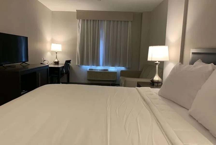Wingate by Wyndham JFK Airport/Far Rockaway hotel detail image 6