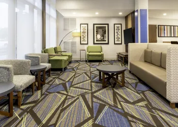 Holiday Inn Express Milwaukee West Allis by IHG hotel thumbnail 2