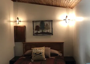 Bullwinkles Rustic Lodge hotel thumbnail 3