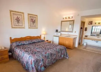 Bullwinkles Rustic Lodge hotel thumbnail 5