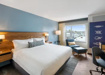 Hotel Indigo Everett - Waterfront Place by IHG hotel thumbnail 3