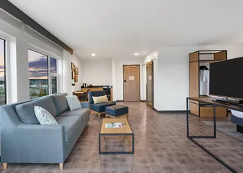 Hotel Indigo Everett - Waterfront Place by IHG hotel thumbnail 8