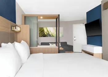 SpringHill Suites by Marriott Holland hotel thumbnail 4