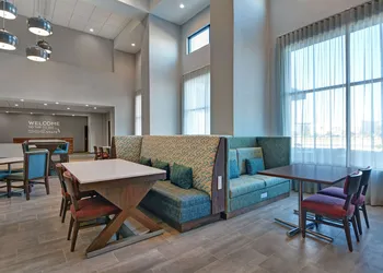 Hampton Inn & Suites Middleburg hotel thumbnail 2