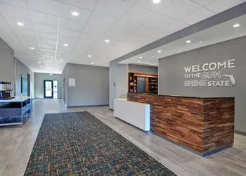 Hampton Inn & Suites Middleburg hotel thumbnail 7