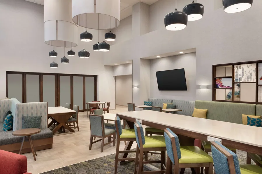 Hampton Inn & Suites Norman Conference Center Area hotel detail image 2