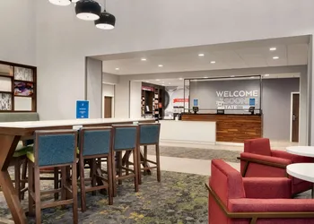 Hampton Inn & Suites Norman Conference Center Area hotel thumbnail 3