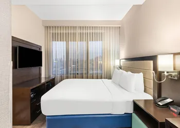 Comfort Inn Prospect Park - Brooklyn hotel thumbnail 5