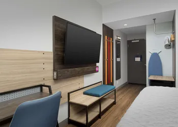 Tru by Hilton Charlotte Airport Lake Pointe hotel thumbnail 8