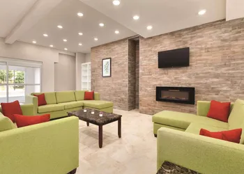 Country Inn & Suites by Radisson, Greensboro, NC hotel thumbnail 2