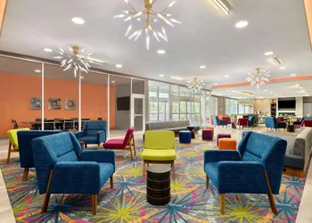 La Quinta Inn & Suites by Wyndham Braselton hotel thumbnail 4