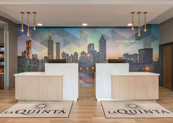 La Quinta Inn & Suites by Wyndham Braselton hotel thumbnail 6