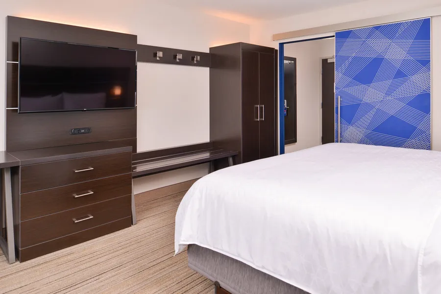 Holiday Inn Express & Suites Olathe West by IHG hotel detail image 2