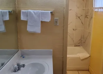 Trailway Motel hotel thumbnail 6