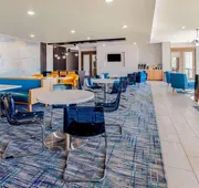 La Quinta Inn & Suites by Wyndham San Antonio Alamo City hotel detail image 7