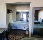 Super 7 Inn hotel detail image 3