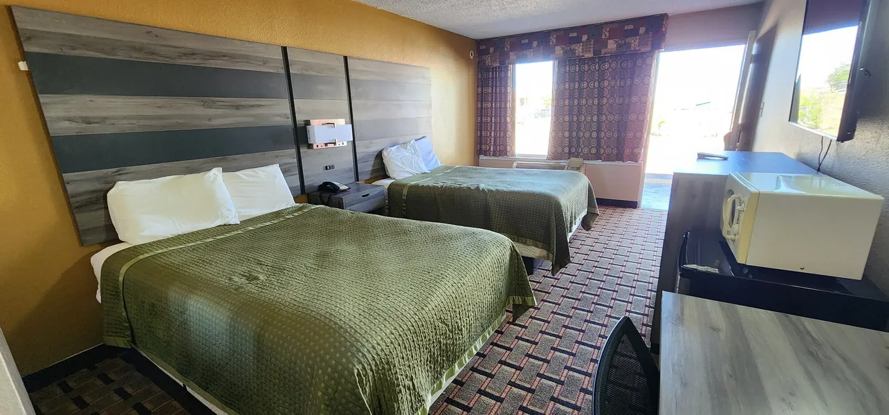 Super 7 Inn hotel detail image 6