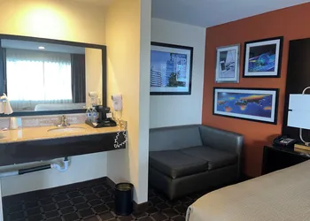 Oregon Trail Inn and Suites hotel thumbnail 5