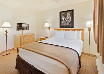 Black Hills Luxury Suites hotel thumbnail 4