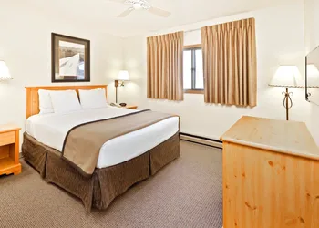 Black Hills Luxury Suites hotel thumbnail 5
